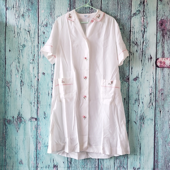 Vintage Other - Vintage Felize White Embroidered Dressing Gown